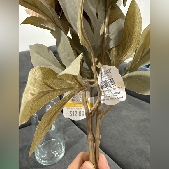 Artificial Flowers - Picture 4 of 4